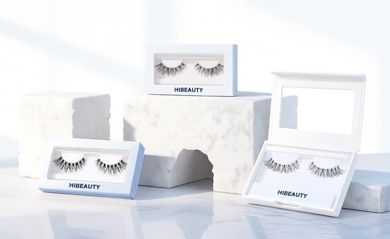 natural style lashes banner